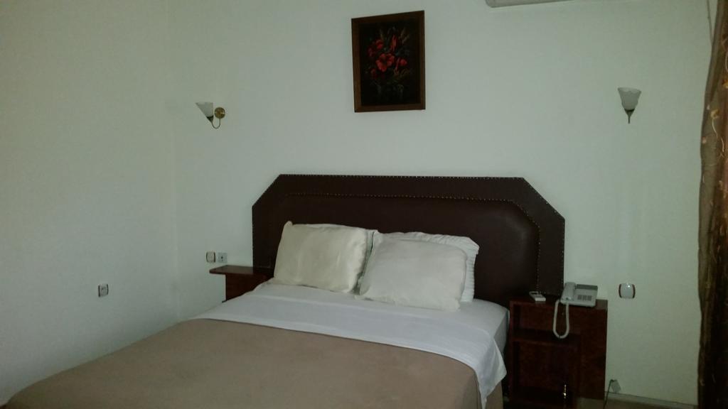 Zambezi Inn Hotel Conakry Room photo