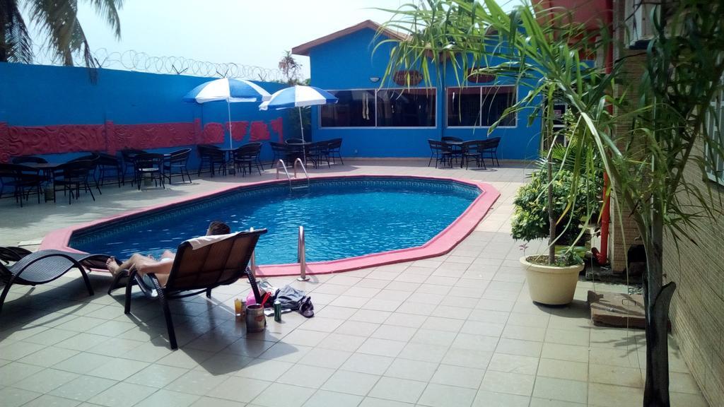 Zambezi Inn Hotel Conakry Exterior photo